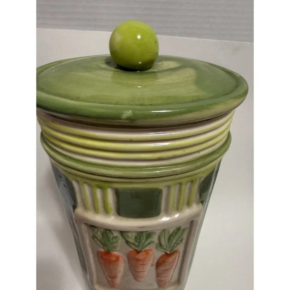 Vintage Ceramic Pasta Keeper Canister Container Carrots‎ Embossed Spaghetti